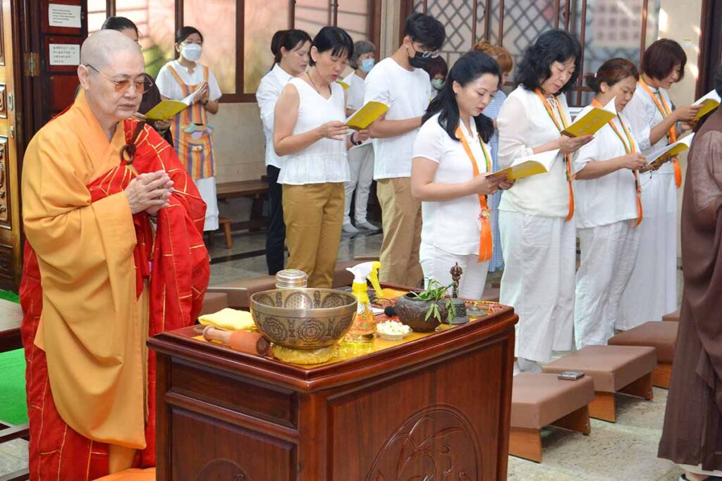 Nan_Hai_Fei_Lai_Guan_Yin_Monastery_Manjusri_Library_Geylang_Singapore_Bhikkhuni_Shi_Miao_Xian_Bhikkhunis
