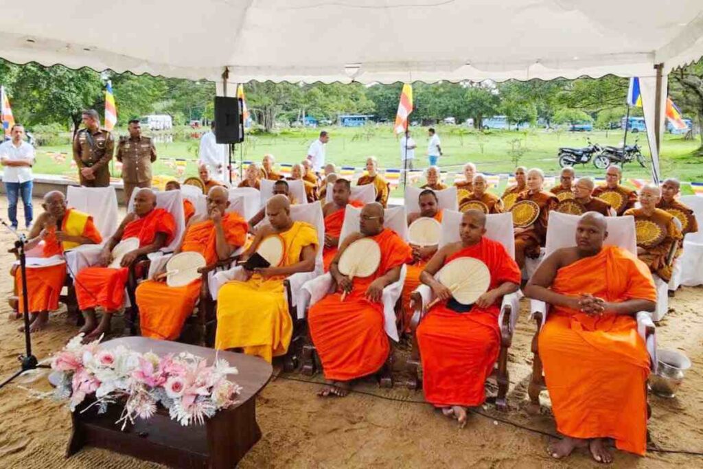 #VenerableWalpolaPiyanandaBhanteBhikkhunisMagazine (26)